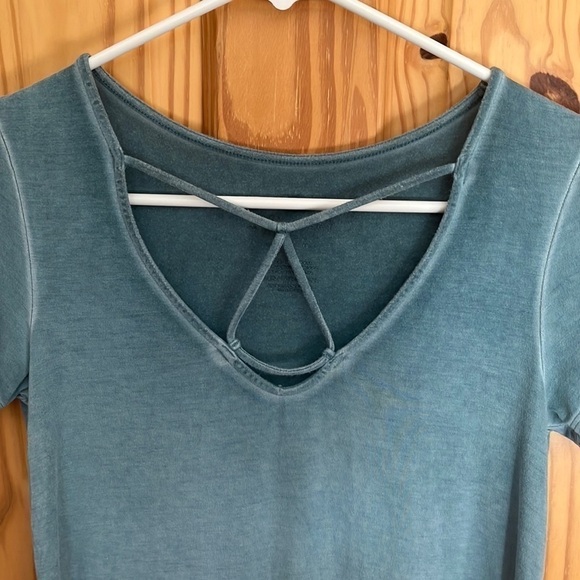 AMERICAN Eagle Outfitters Soft & Sexy Cutout Tee - Picture 3 of 6